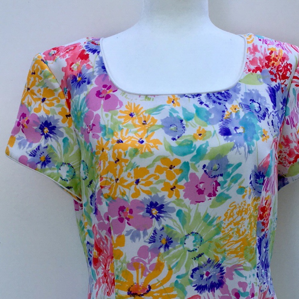 LIZ BAKER FLORAL PASTEL LINED SHIFT DRESS - Picture 3 of 12
